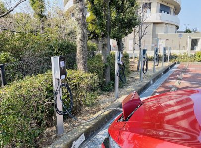 【名古屋】マンション来客用駐車場に6kW充電器を6台設置。ユアスタンドシステムで管理。