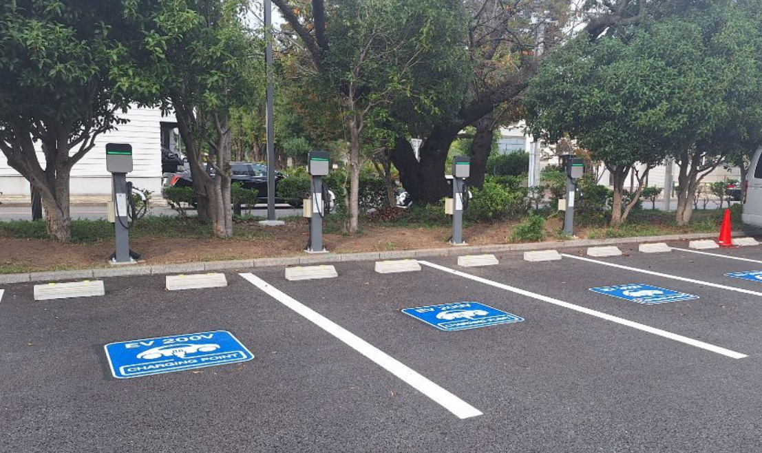 名古屋市・瑞穂運動場（パロマ瑞穂スポーツパーク）第１駐車場にて 電気自動車利用者に好評のQRコード決済可能な充電設備 運用開始！