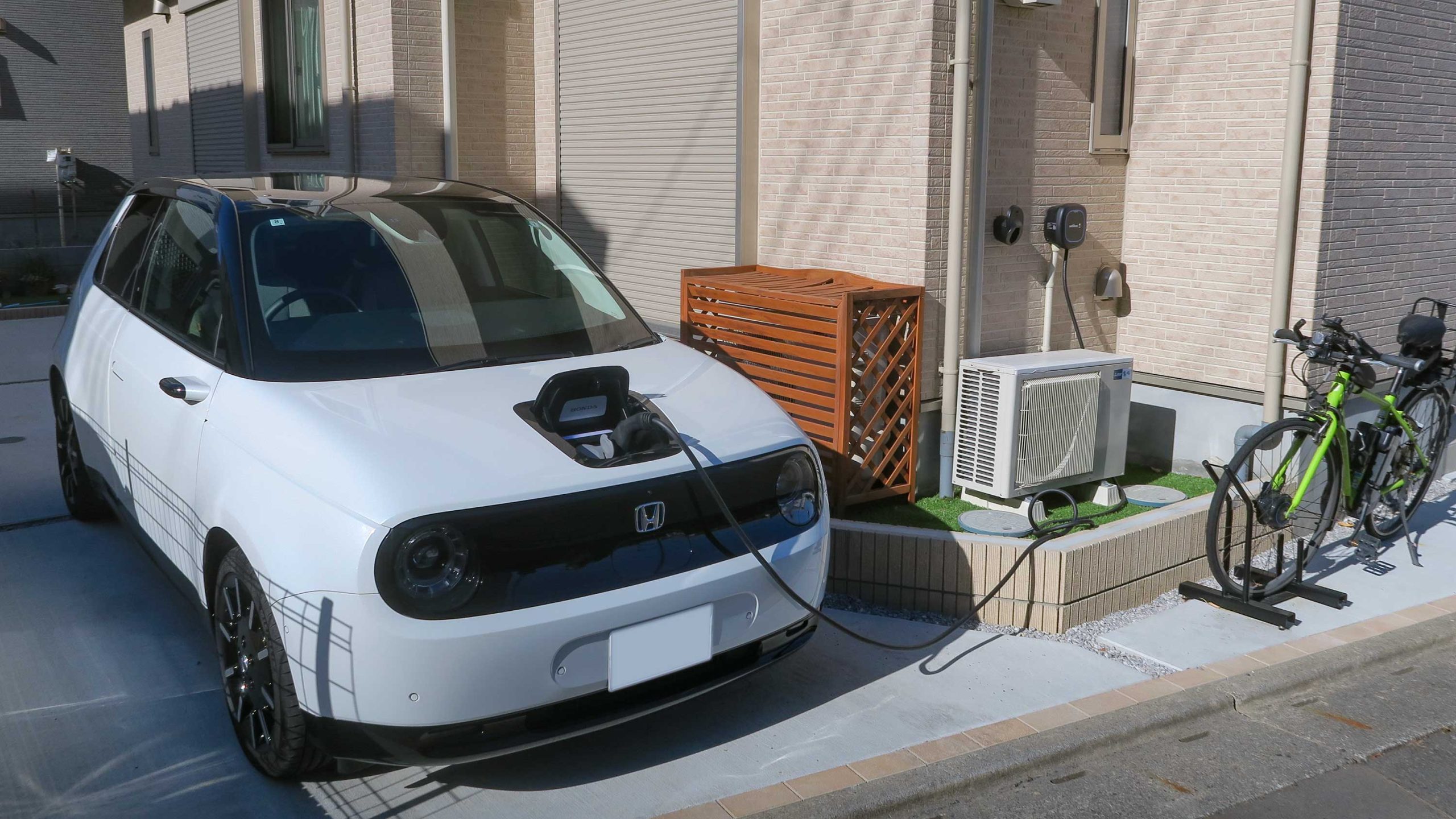 東京都の実証事業参加で「Wallbox Pulsar Plus」を無償設置して